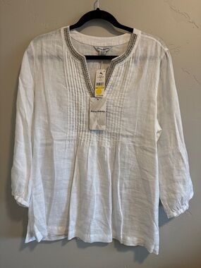 Tommy bahama white linen summer blouse w/ pintuck pleats and embellishments.